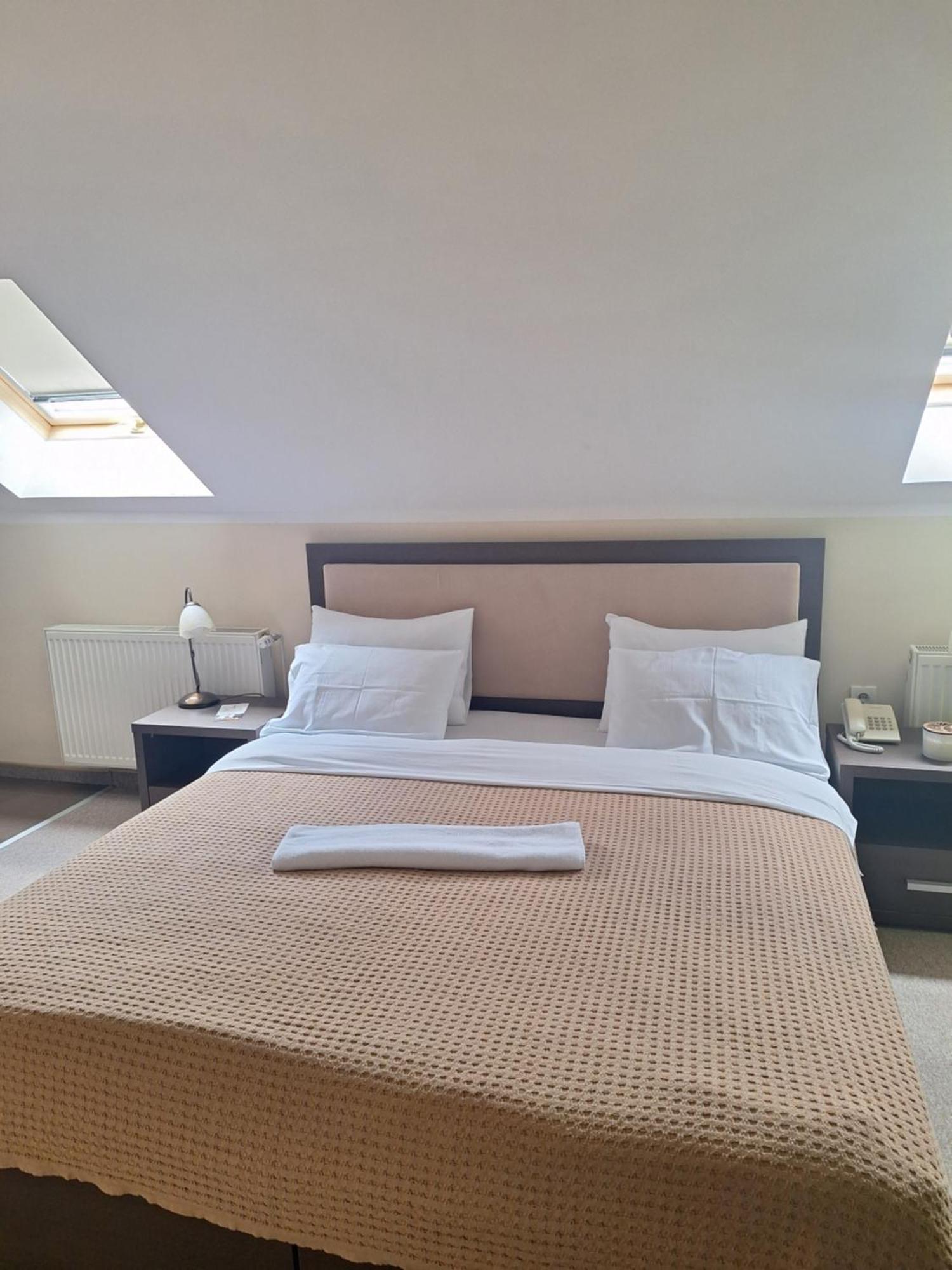 Garni Hotel Ema Kragujevac Luaran gambar
