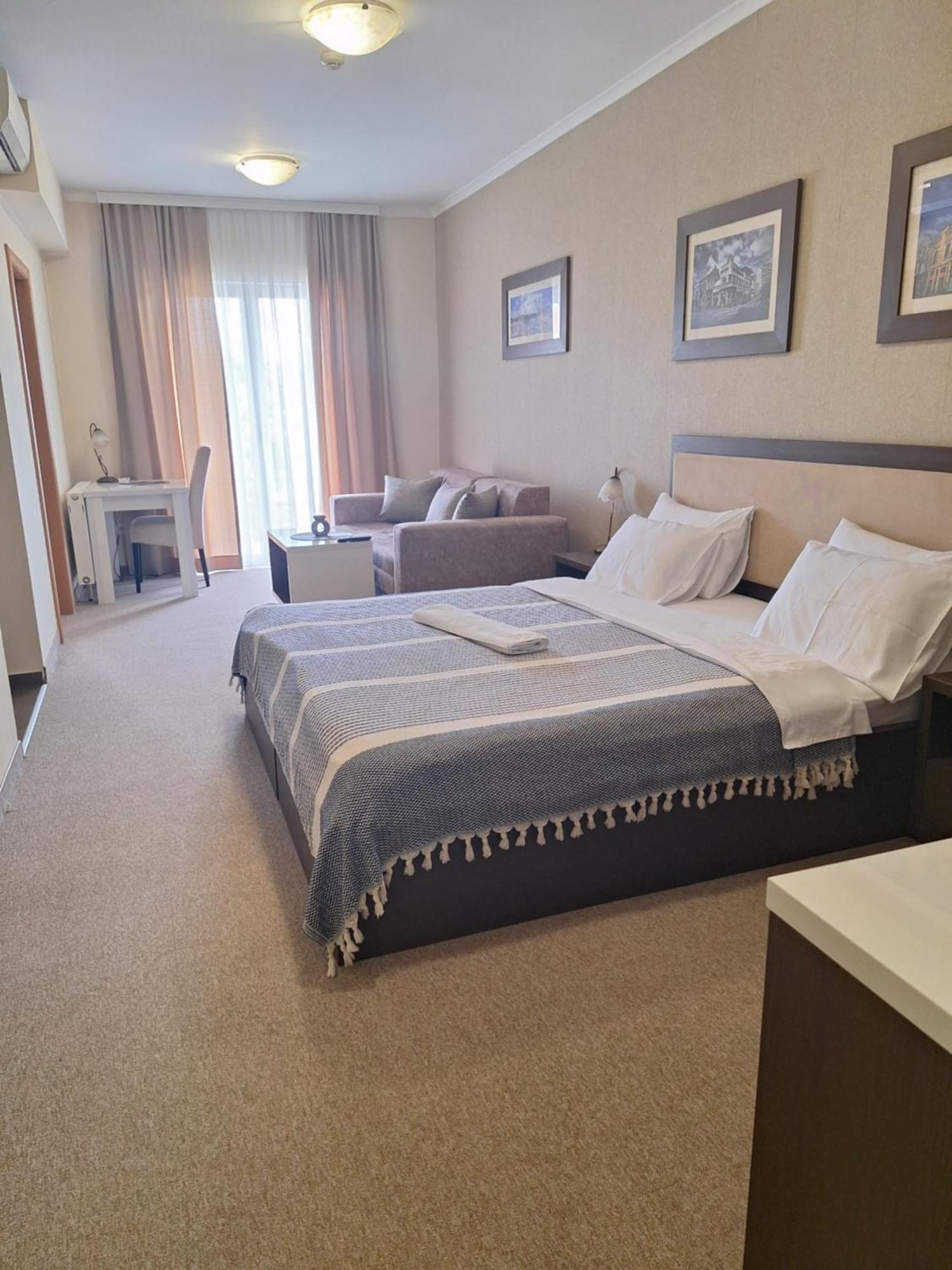 Garni Hotel Ema Kragujevac Luaran gambar
