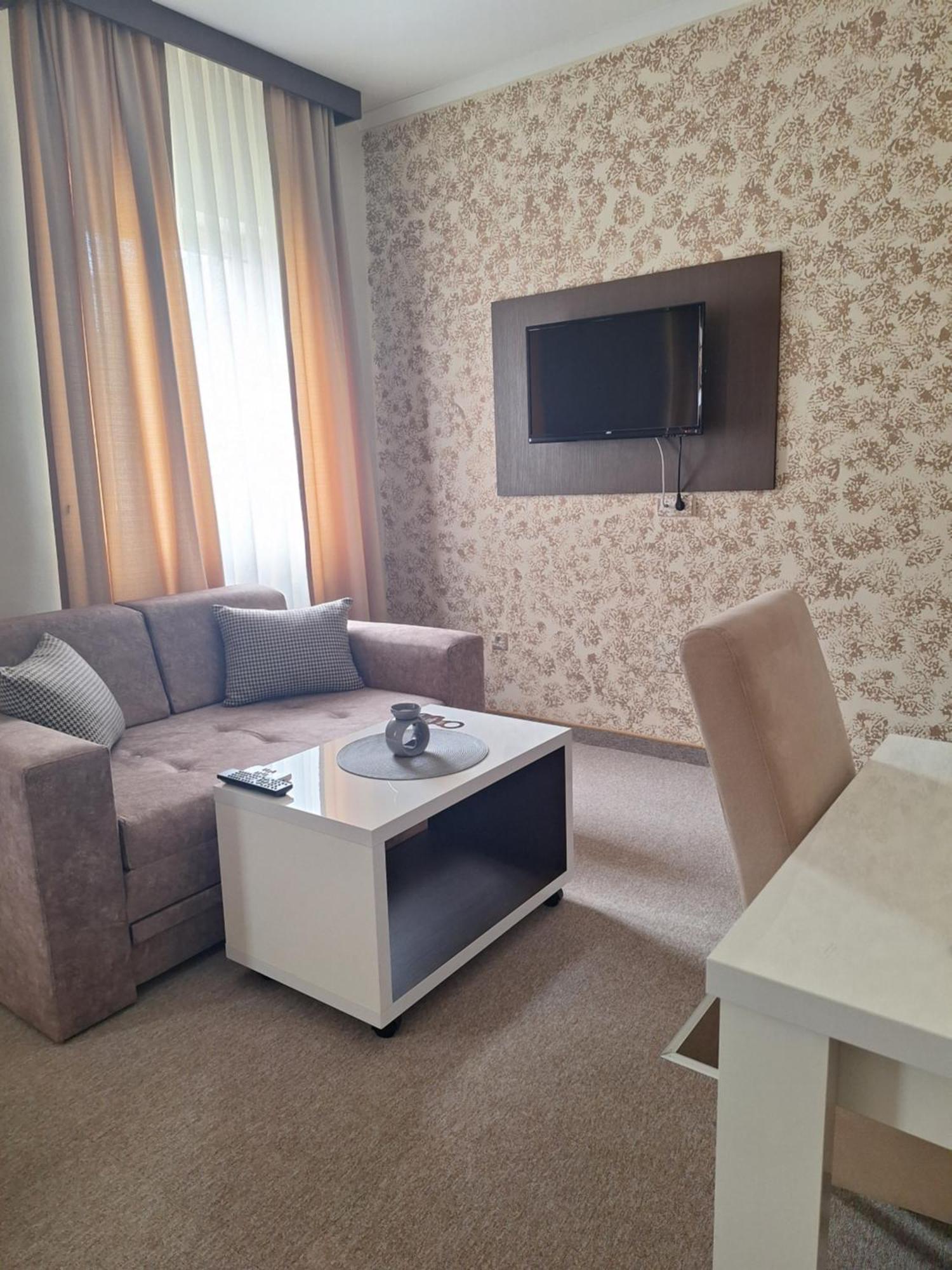 Garni Hotel Ema Kragujevac Luaran gambar