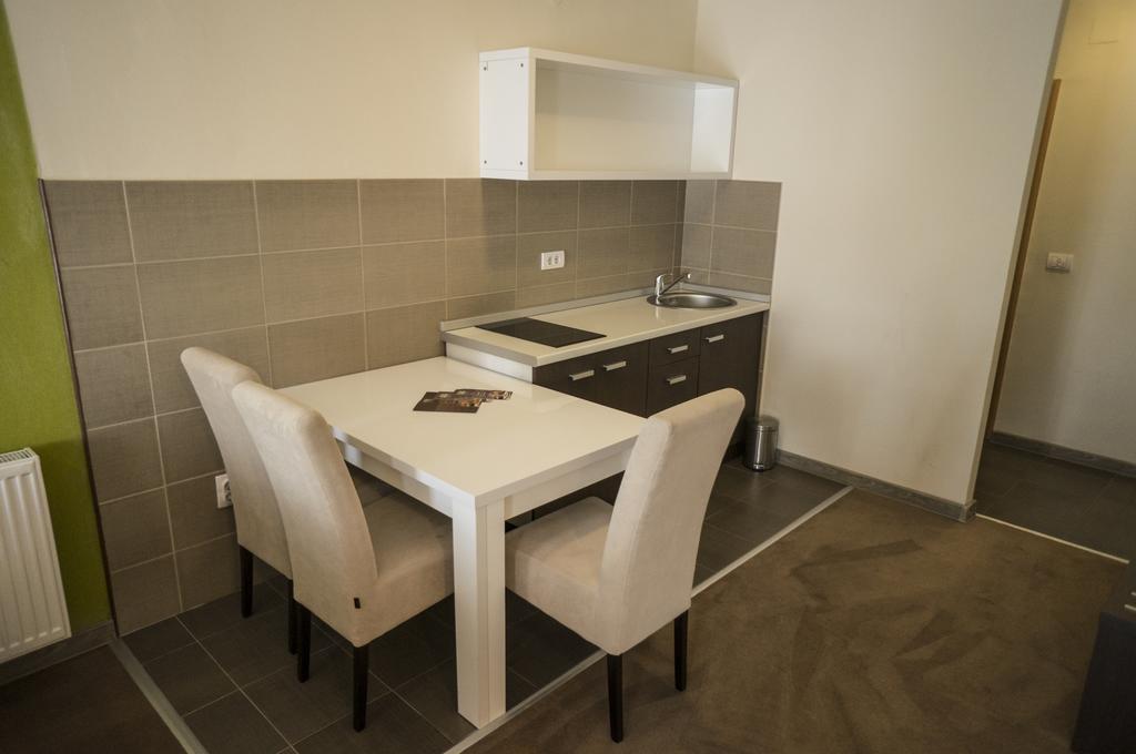 Garni Hotel Ema Kragujevac Luaran gambar